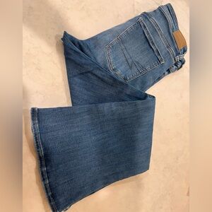 American Eagle Outfitters Light Blue Denim Jeans